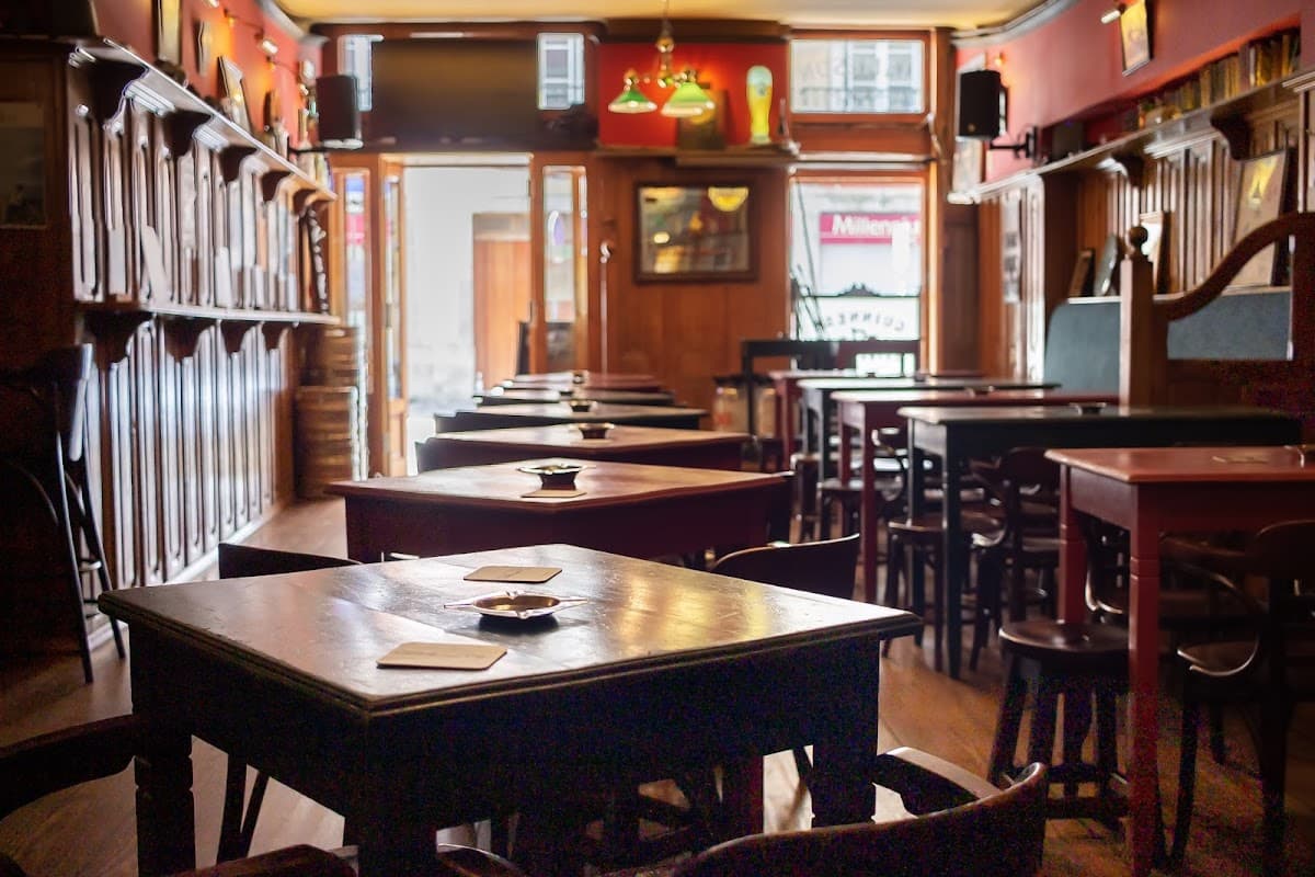 Hennessy's Irish Pub and Restaurant