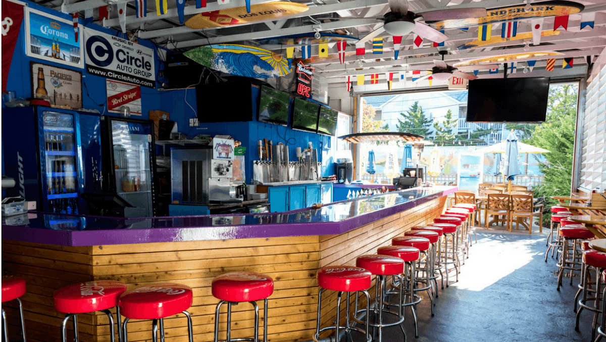 Bum Rogers Tavern & Crabhouse