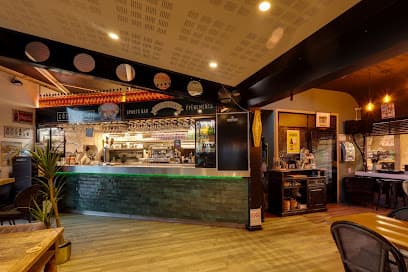 Côté Court - Restaurant - Sports Bar - Events