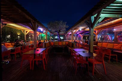 La Terrasse By Pop Art