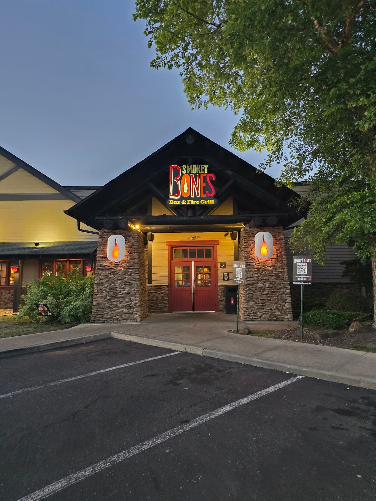 Smokey Bones BBQ @ Ronkonkoma