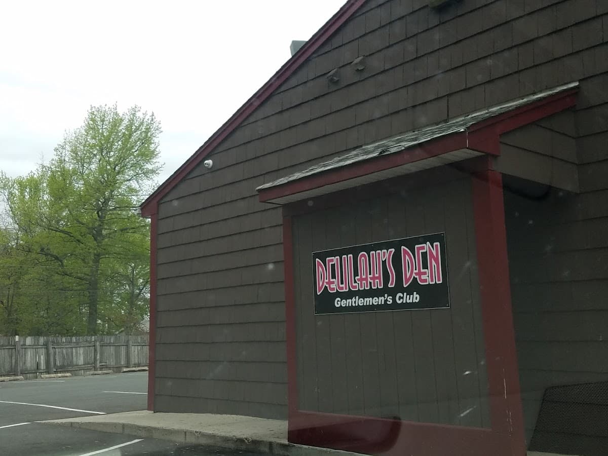 Delilahs Den Of Hazlet