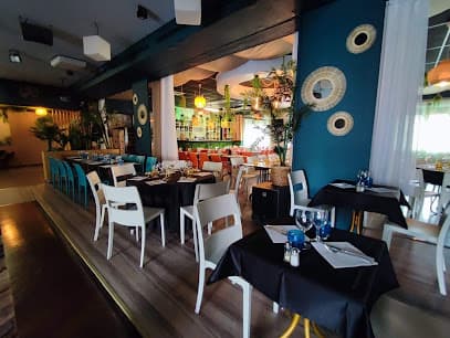 Le Two Much - Bar & Restaurant ambiance et groupe à Bordeaux