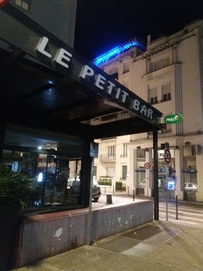Le Petit Bar