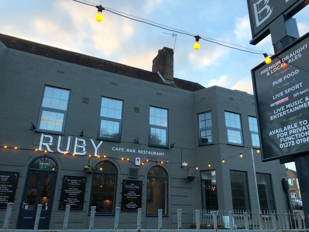 OYO Ruby Pub & Hotel