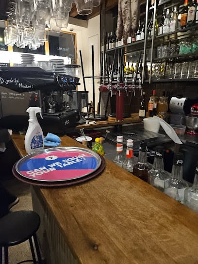 Costaud : Restaurant & Bar